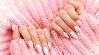 Jak zrobić manicure hybrydowy w domu - krok po kroku