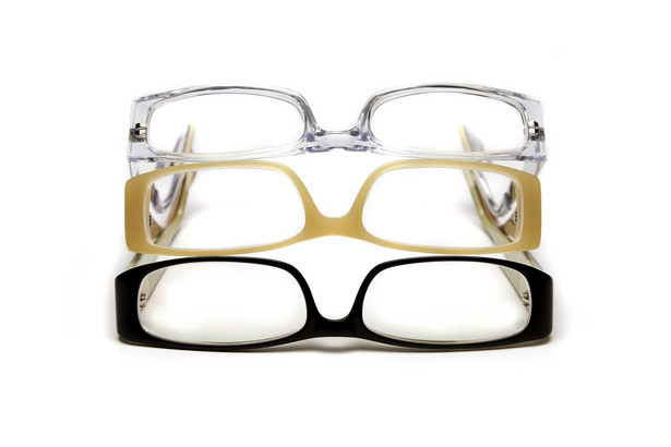 Okulary są dużo tańsze w eksploatacji niż szkła kontaktowe