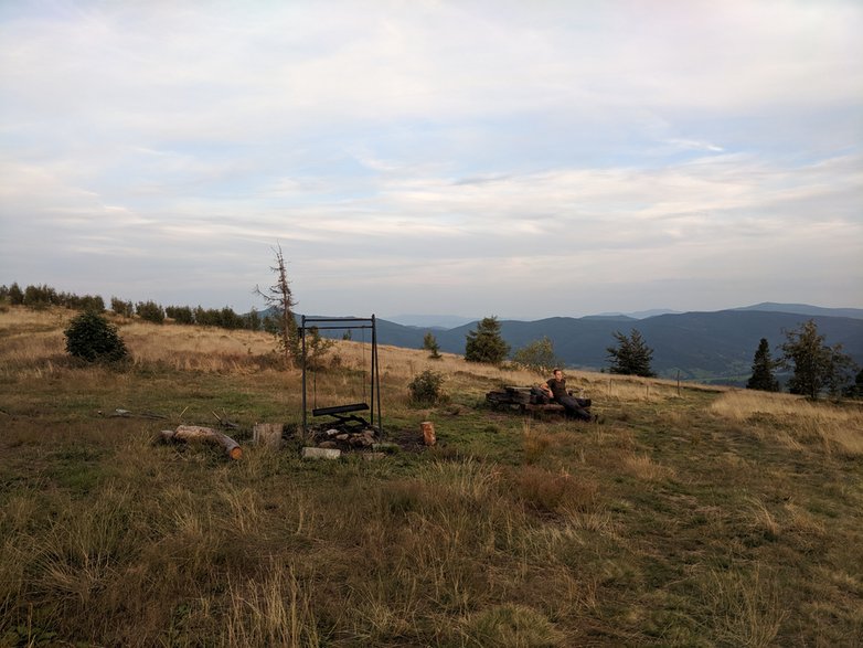 Beskid Wyspowy. Polana Michurowa - idealne miejsce na ognisko i podziwianie pięknych widoków. 