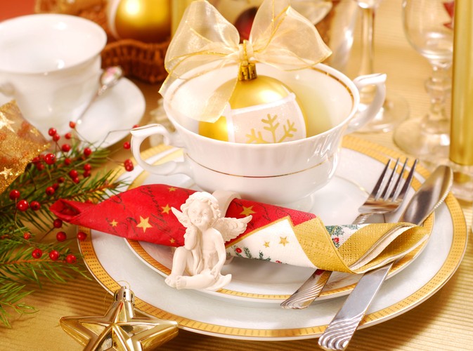 Jak udekorować świąteczny stół