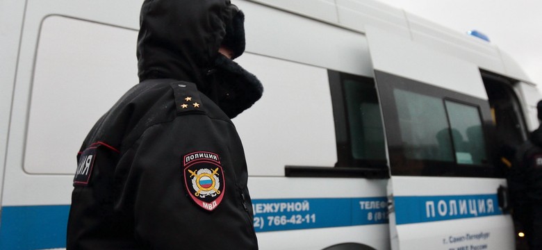 Tragedia w Petersburgu. Autokar staranował auta, potem wpadł do rzeki