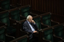 Terlecki nie przebiera w słowach. Zaczyna od "pośmiewiska", a potem tylko ostrzej