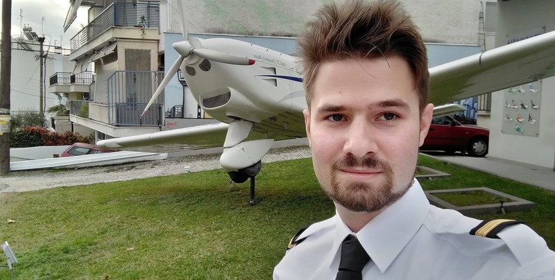 Robert jest pilotem w popularnej linii. "Polacy już nie klaszczą w samolocie"