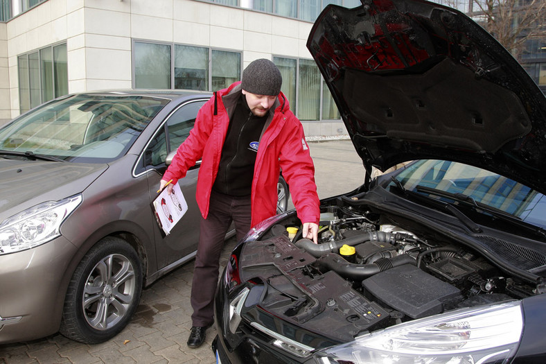 Auto Świat Test Team: czytelnicy testują Peugeota 208 i Renault Clio