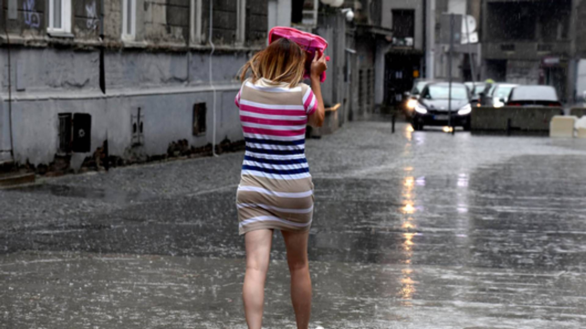 Sve nas je snašlo, samo nas lepo vreme zaobilazi: Za vikend opet pljuskovi, a evo kada će pravo leto