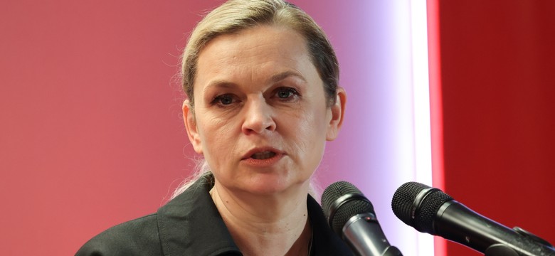 MEN to "jedna wielka stajnia Augiasza". Domagają się dymisji Barbary Nowackiej