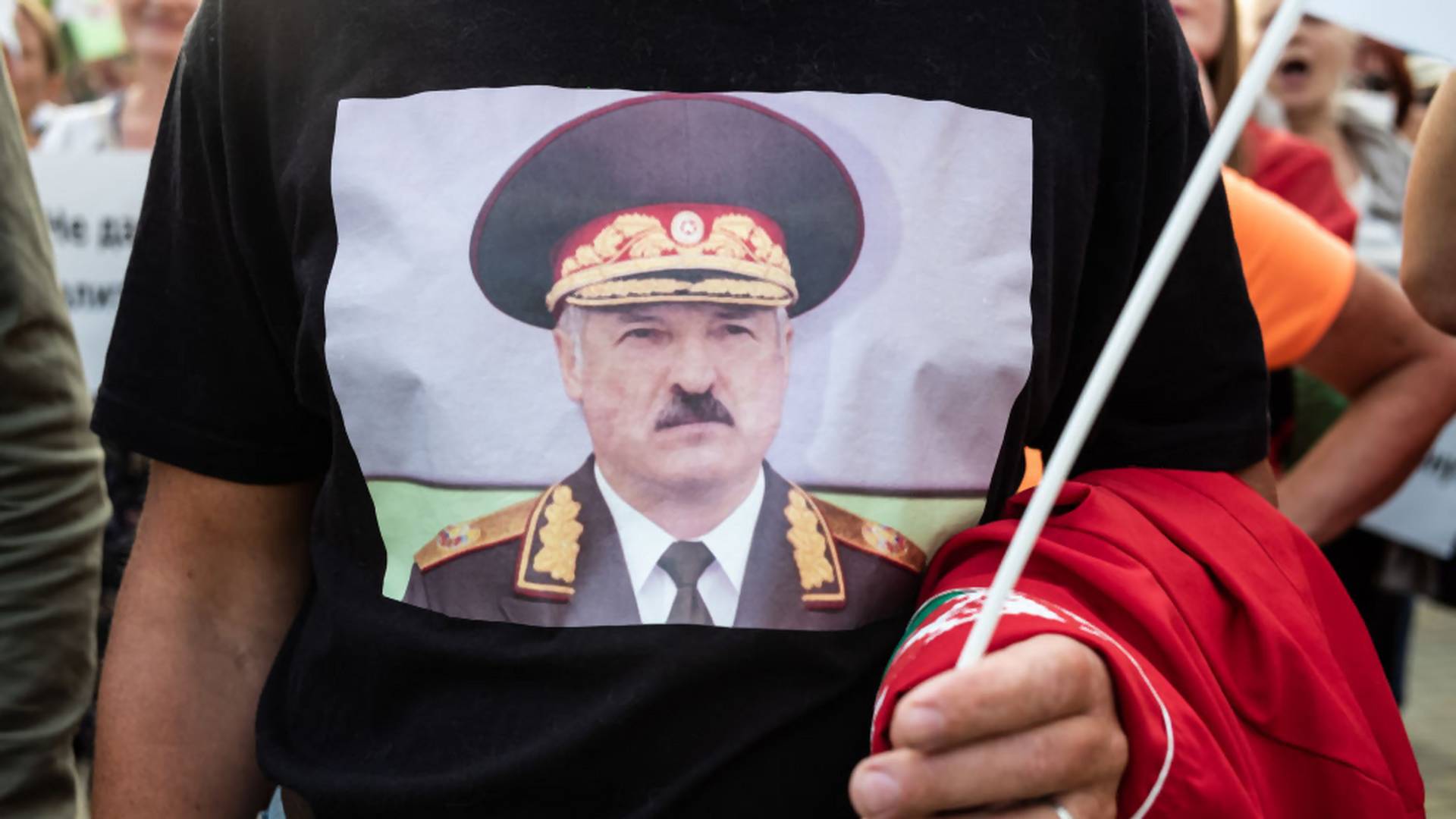 Elcsalt választástól, a gépfegyverrel sétálgató elnökig - ezért szabadultak el az indulatok Fehéroroszországban