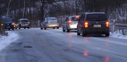 IMGW ostrzega: w nocy będzie niebezpiecznie. Należy zachować ostrożność szczególnie na drogach