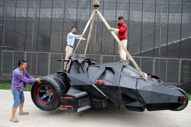 Chińczyk, Li Weilei zbudował batmobil