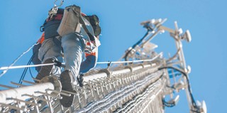 Stacje przekazu sygnału telefonii komórkowej są budowlami