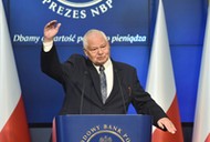 Prezes NBP Adam Glapiński podczas konferencji prasowej, Warszawa, 6 października 2022 r