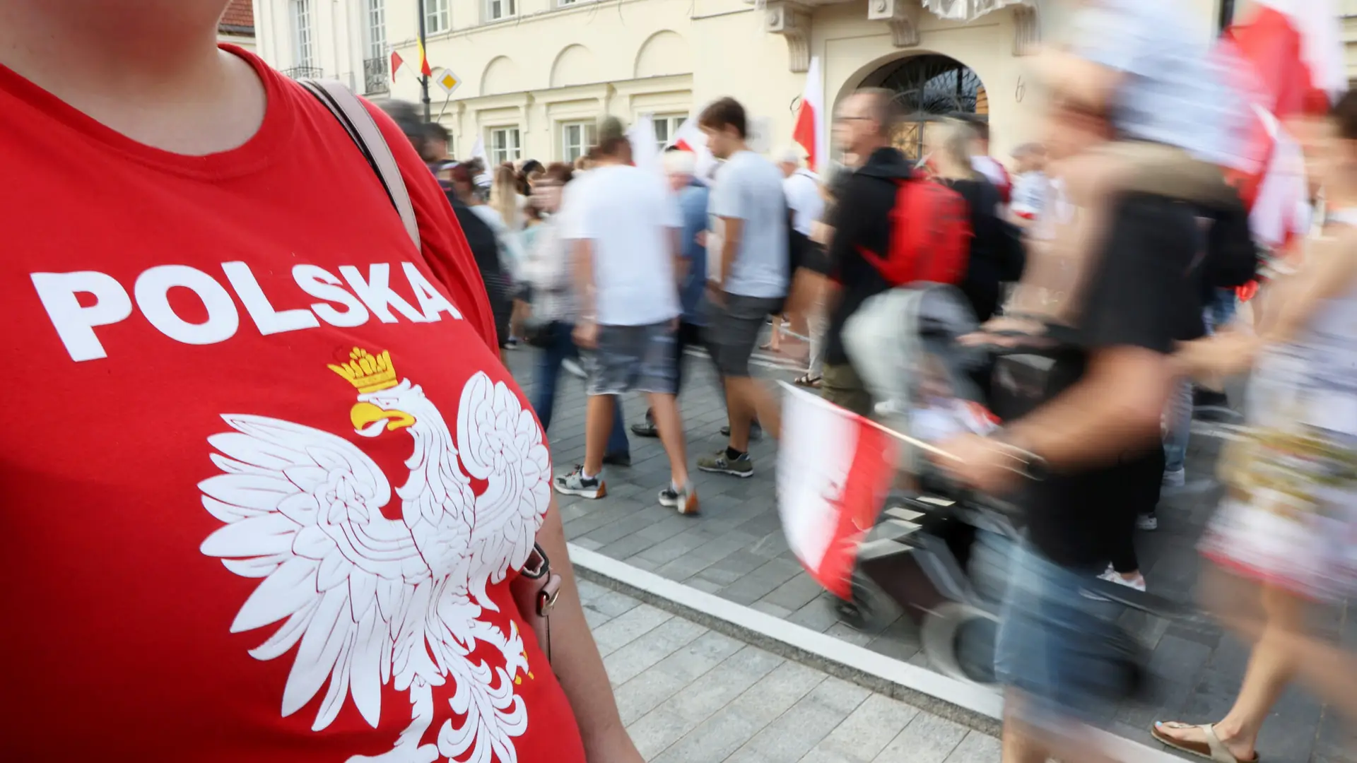 "Polacy za granicą doświadczają rasizmu. Nie są postrzegani jako biali"