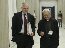 Ksiądz, któremu zakon zamknął usta