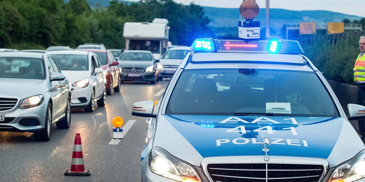 Niemcy. Polak spowodował wypadek i uciekł. Sceny jak z filmu akcji.