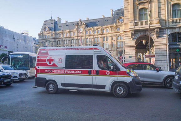 UŽAS! U jeku toplotnog talasa u Francuskoj DVOJE DECE PRONAĐENO MRTVO u automobilu
