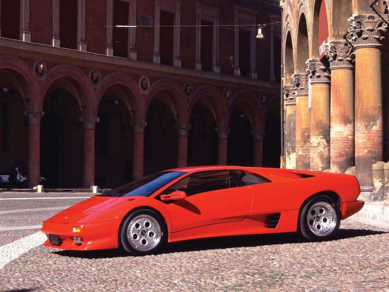 Lamborghini-Diablo_1990