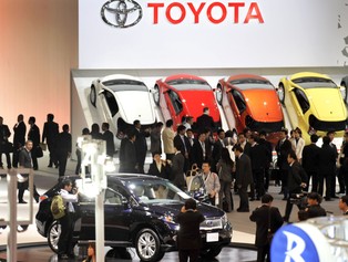 Producenci samochodów skorzystają na wpadkach Toyoty