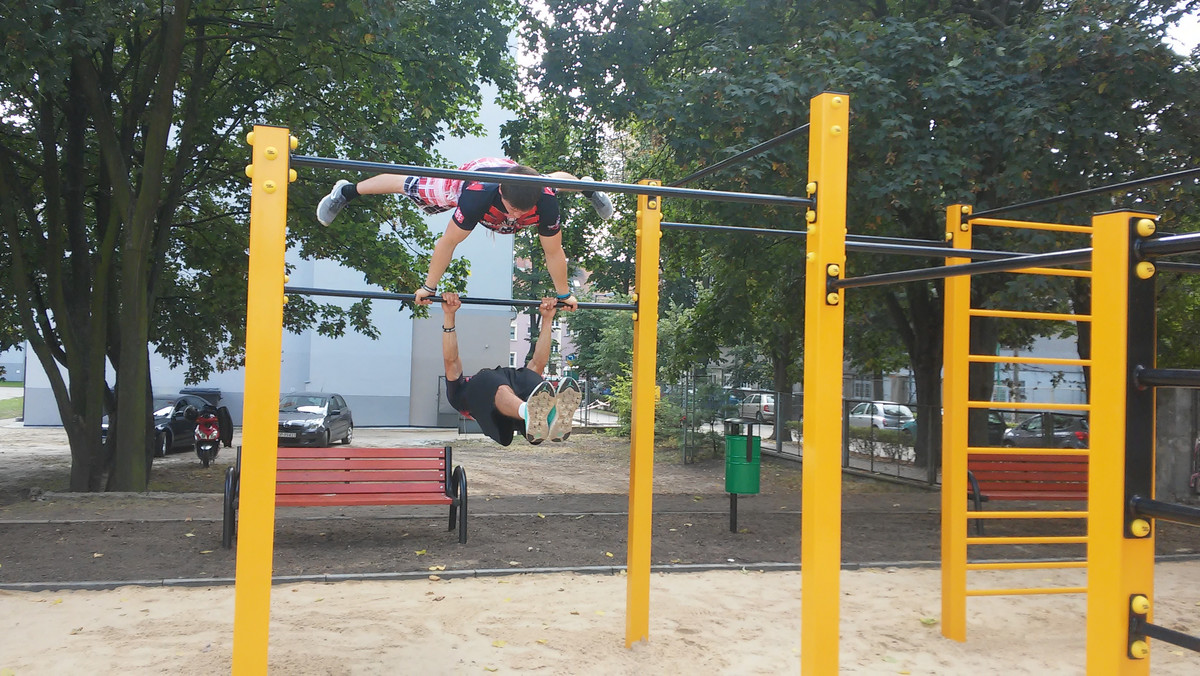 Drugi park street workout otwarto dziś w Opolu. Powstał przy Zespole Szkół Ekonomicznych na ul. Kościuszki. Będą z niego korzystać pasjonaci tego sportu oraz uczniowie.