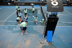 Australian Open: Mecze deblowe Hurkacza i Kubota przełożone