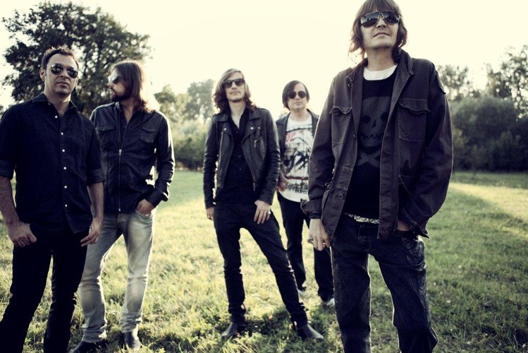 Twoi synowie podejmują takie tematy, skoro zaczęli grać?