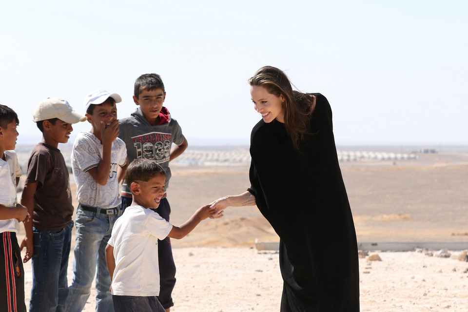 Angelina Jolie w obozie dla uchodźców