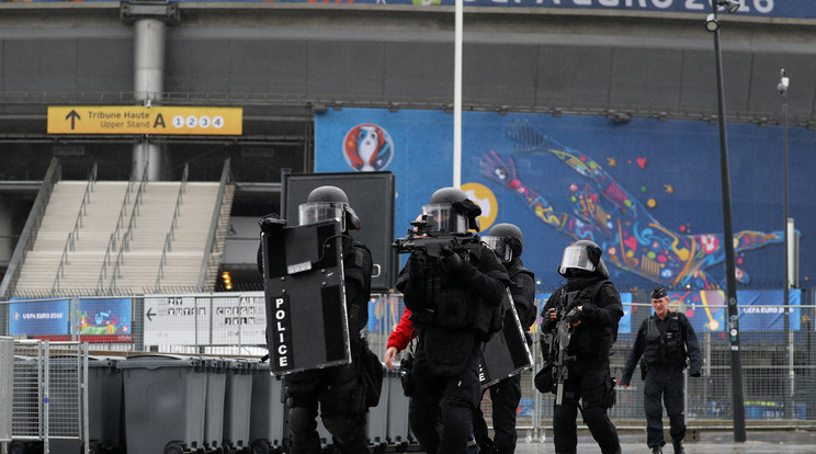 Készültségben a rendőrség /Fotó: AFP