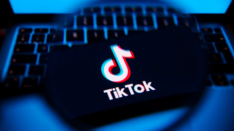 Planowane przepisy przewidują zakaz używania aplikacji TikToka w USA, jeśli jego właściciel z Chin nie sprzeda swoich udziałów (zdj. ilustracyjne)