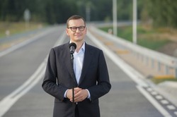Premier zadowolony z wysokości długu publicznego. "Hasło: oszczędny jak Polak"