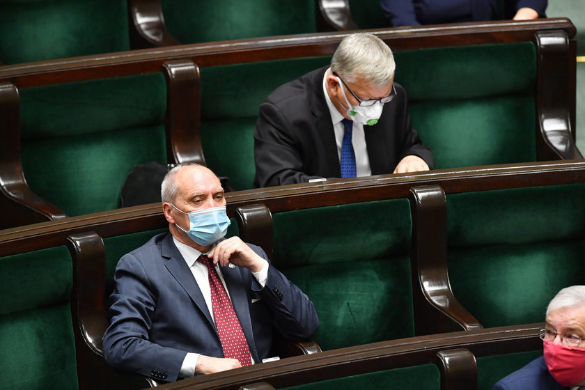 Sejm pracuje nad ustawami covidowymi