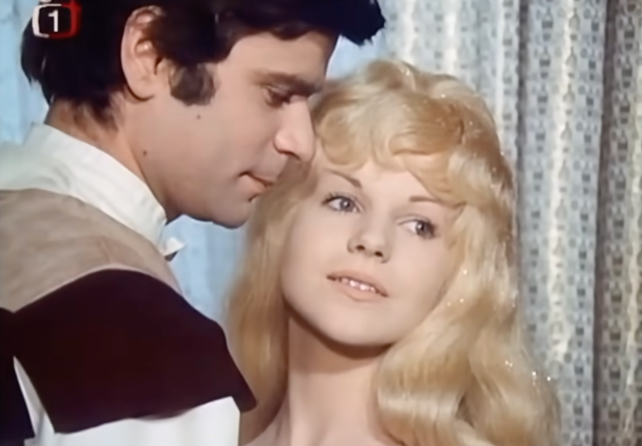 Jorga Kotrbová ako rozprávková Zlatovláska.