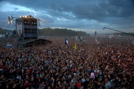 "Mamo żyję!" - tak się bawią tysiące ludzi na Przystanku Woodstock