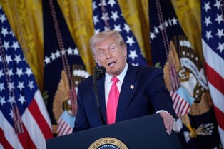 Donald Trump nie szczędzi słów o Polsce i Nawrockim. Jaka jest jego opinia o prezydencie Polski?