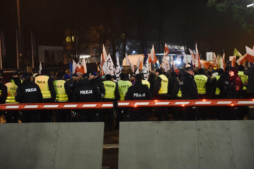 Tych mężczyzn poszukuje policja