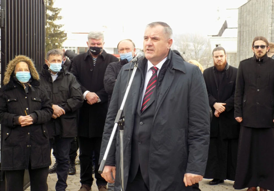 Parastos u Skelanima, Radovan Višković 