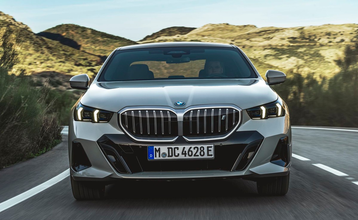 BMW serii 5 nowej generacji już w Polsce. Silnik Diesla i benzynowy do wyboru. Jest też wersja elektryczna