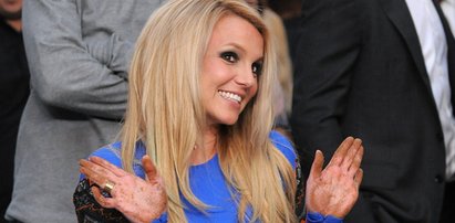 O fuuu... Britney Spears zjadła paznokcie!