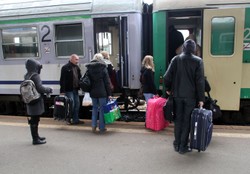 Koleje dużych prędkości odstawione na pólkę, ale pieniądze płyną