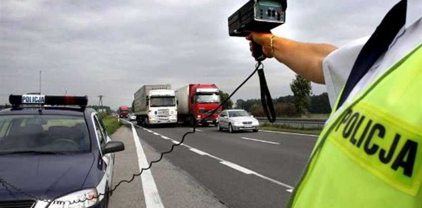 Policjanci już nie mogą pouczać. Tylko mandaty!