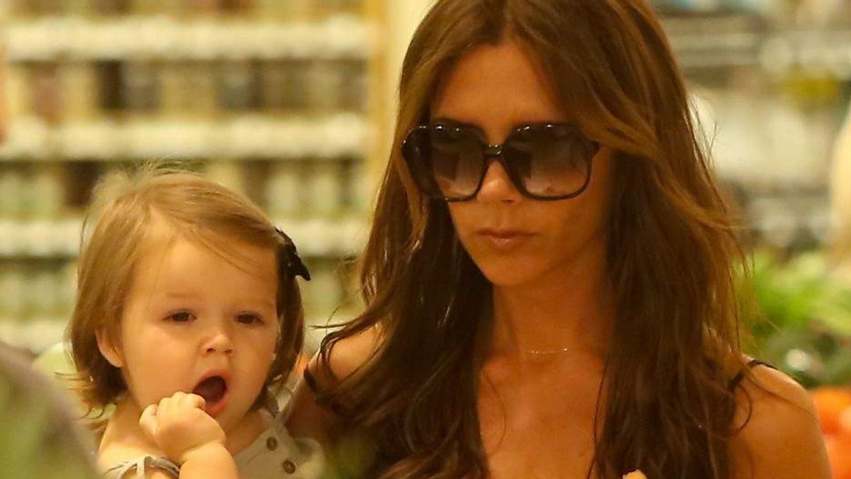 Victoria Beckham z córką w sklepie