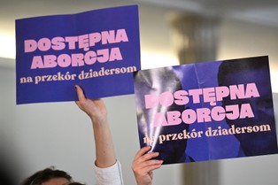 Powstała nadzwyczajna komisja do rozpatrzenia projektów ustaw dotyczących aborcji