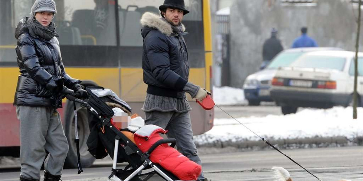 Janiak z rodziną na spacerze. Wszyscy są piękni!