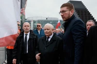 Jest cieniem Jarosława Kaczyńskiego. Bez niego PiS mogłoby się zawalić