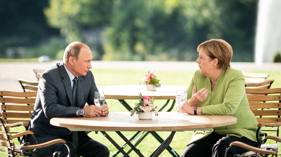 Władimir Putin i Angela Merkel podczas spotkania w Gransee w Niemczech w 2018 r. 