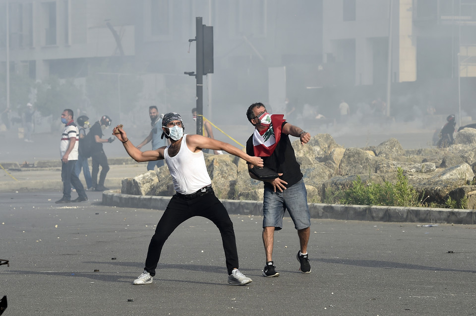 Antyrządowe protesty w Libanie przybierają na sile. Starcia demonstrujących z policją