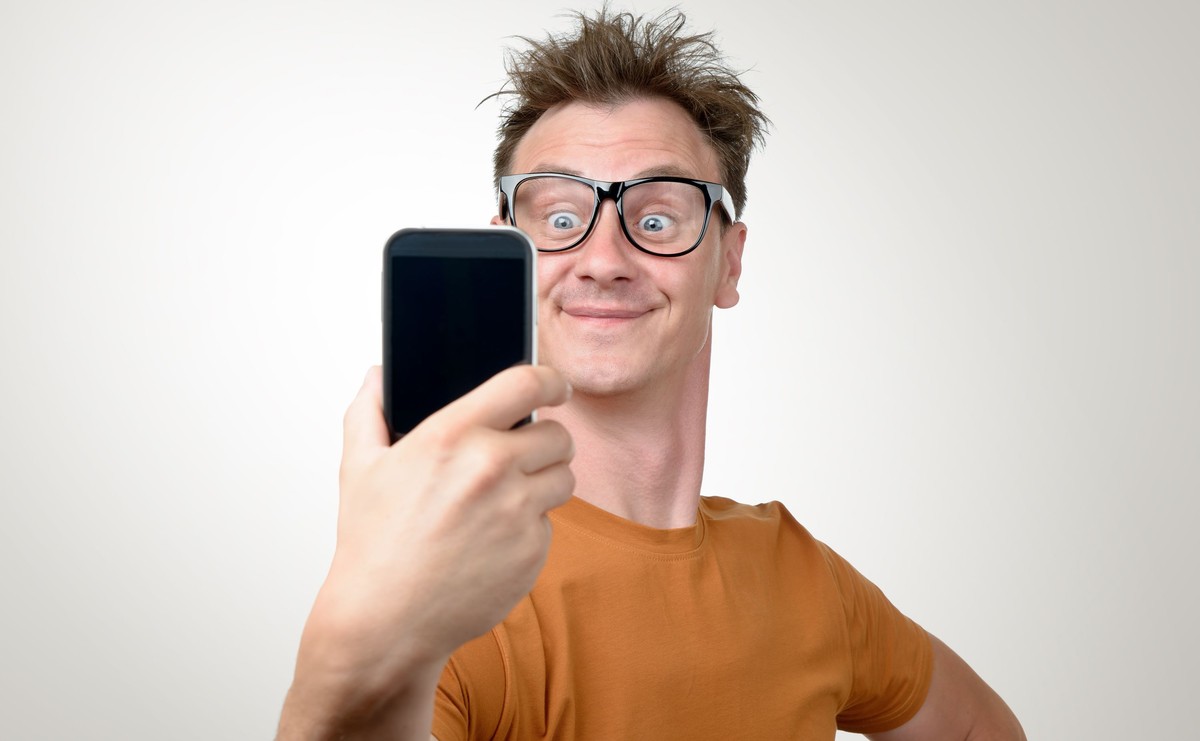 Uważaj na migające ekrany! Jak światło elektroniki wpływa na wzrok?