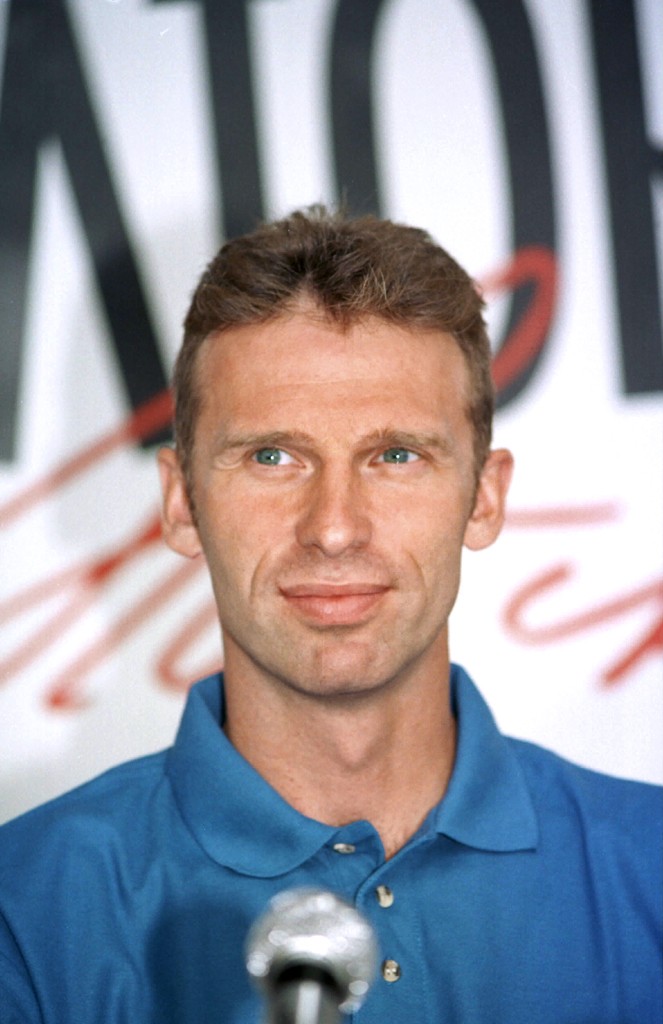 Česká hokejová hviezda Dominik Hašek v roku 1999.