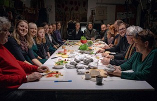 Bezdomność jest ludzka. Z domem rodzi się ślimak albo żółw. Człowiek nie [WYWIAD]