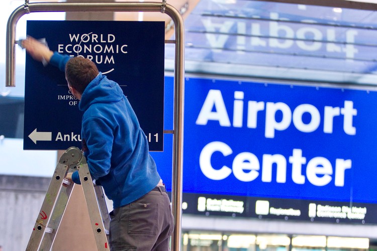 Lotnisko w Zurichu. Przygotowania do Forum w Davos. 24. stycznia 2011 r.