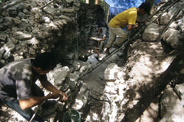 Galeria Odkrywanie tajemnic Majów: Polskie wykopaliska w Gwatemali, obrazek 24