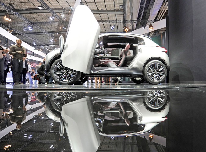 HR1 - nowy koncept Peugeota